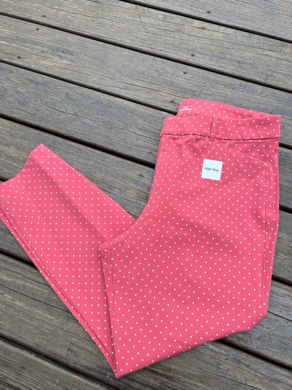 Old Navy High Rise Pixie Ankle Pant
Gooseberry Red